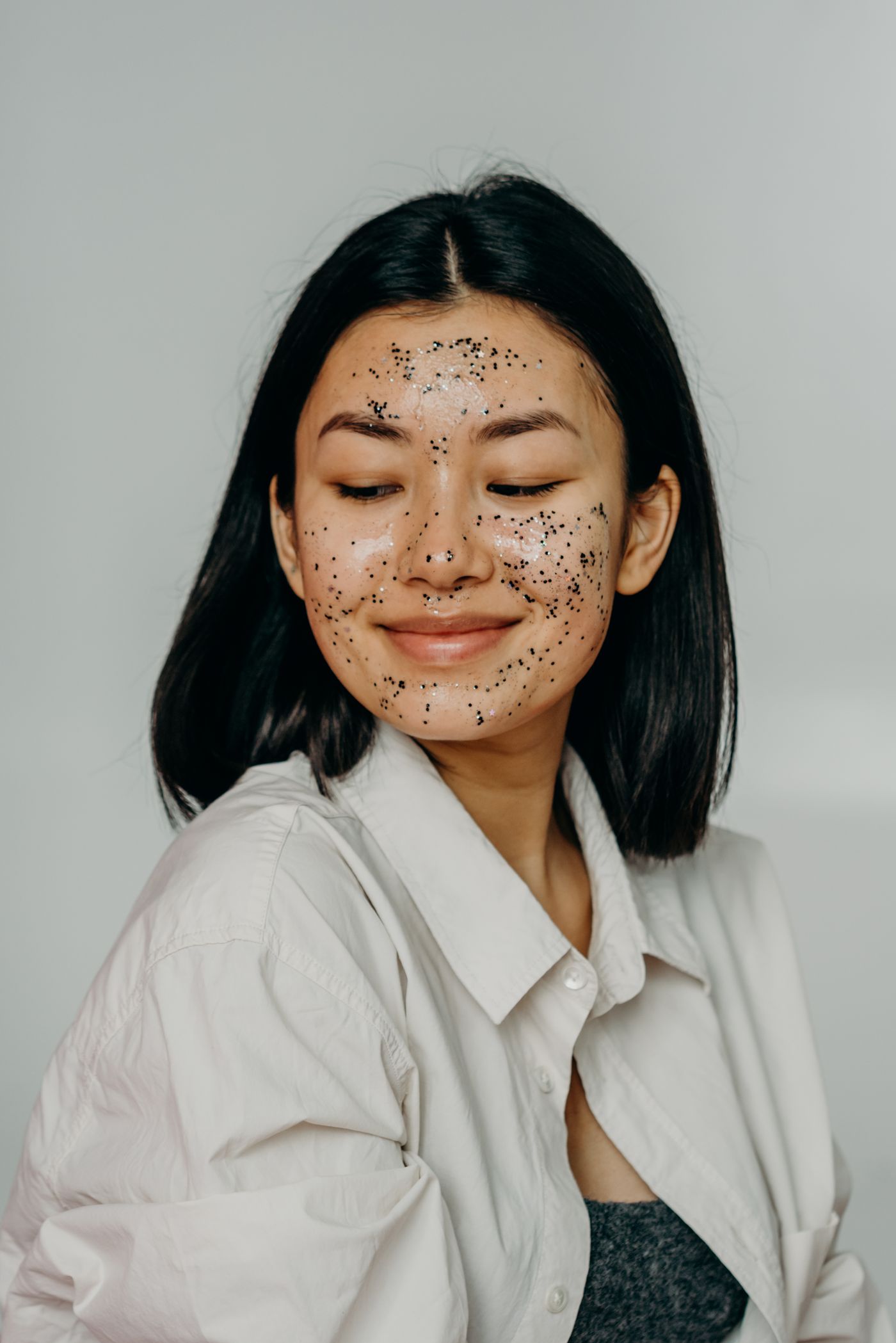 A relaxing skincare moment — stock photo